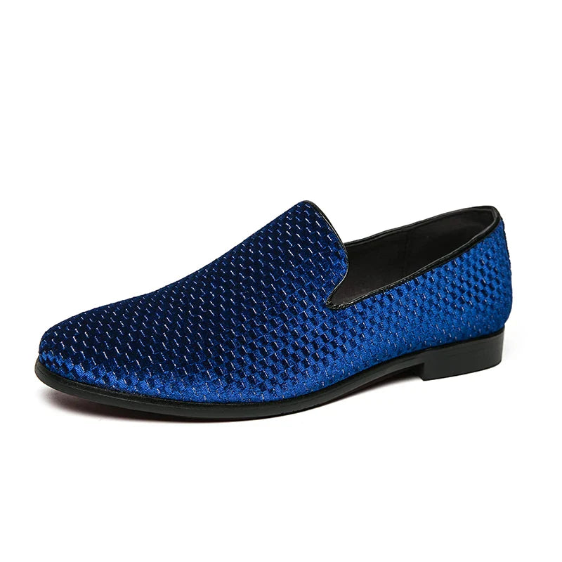 2023 New Velvet Men Loafers Luxury Brand Shoes Slip on Pointed Toe Party Wedding Shoes Fashion Men Loafers Black Wine Red Flats