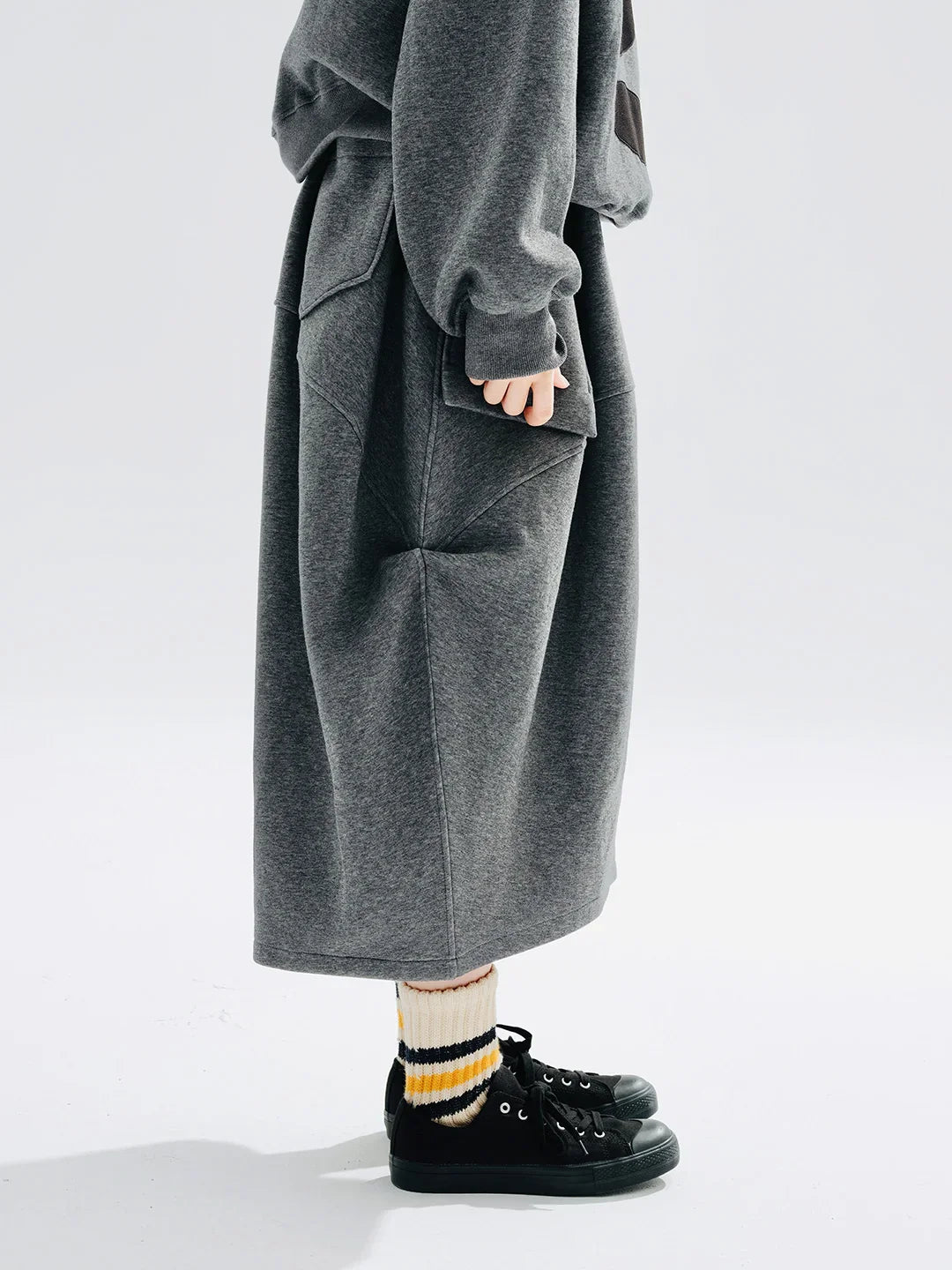 Autumn 2023 new original design Air layer pinched grey skirt loose 234284