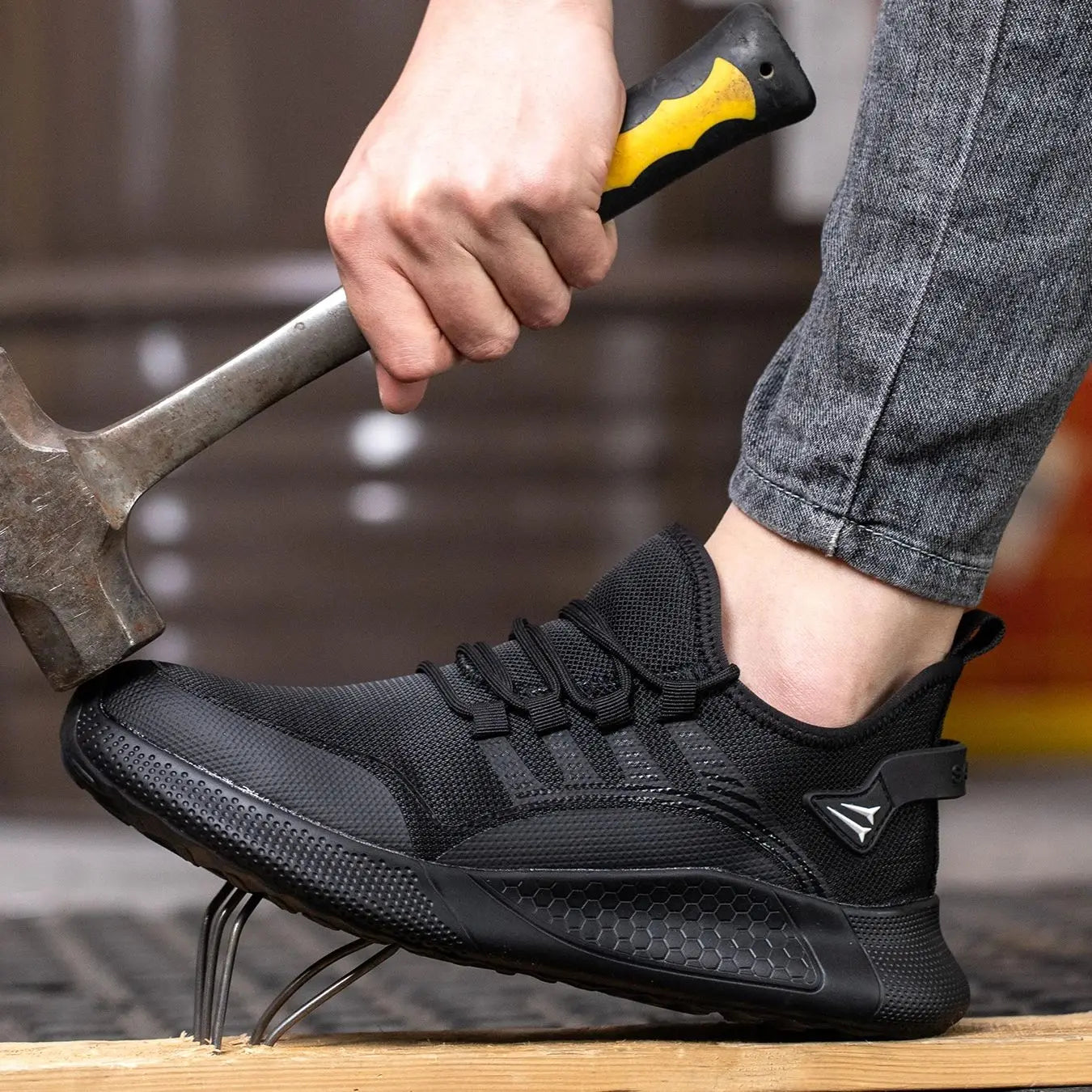 Men Safety Shoes For Work Safety Boots Protect Breathable Anti-smash Steel Toe Sport Work Sneakers Construction Security Boots