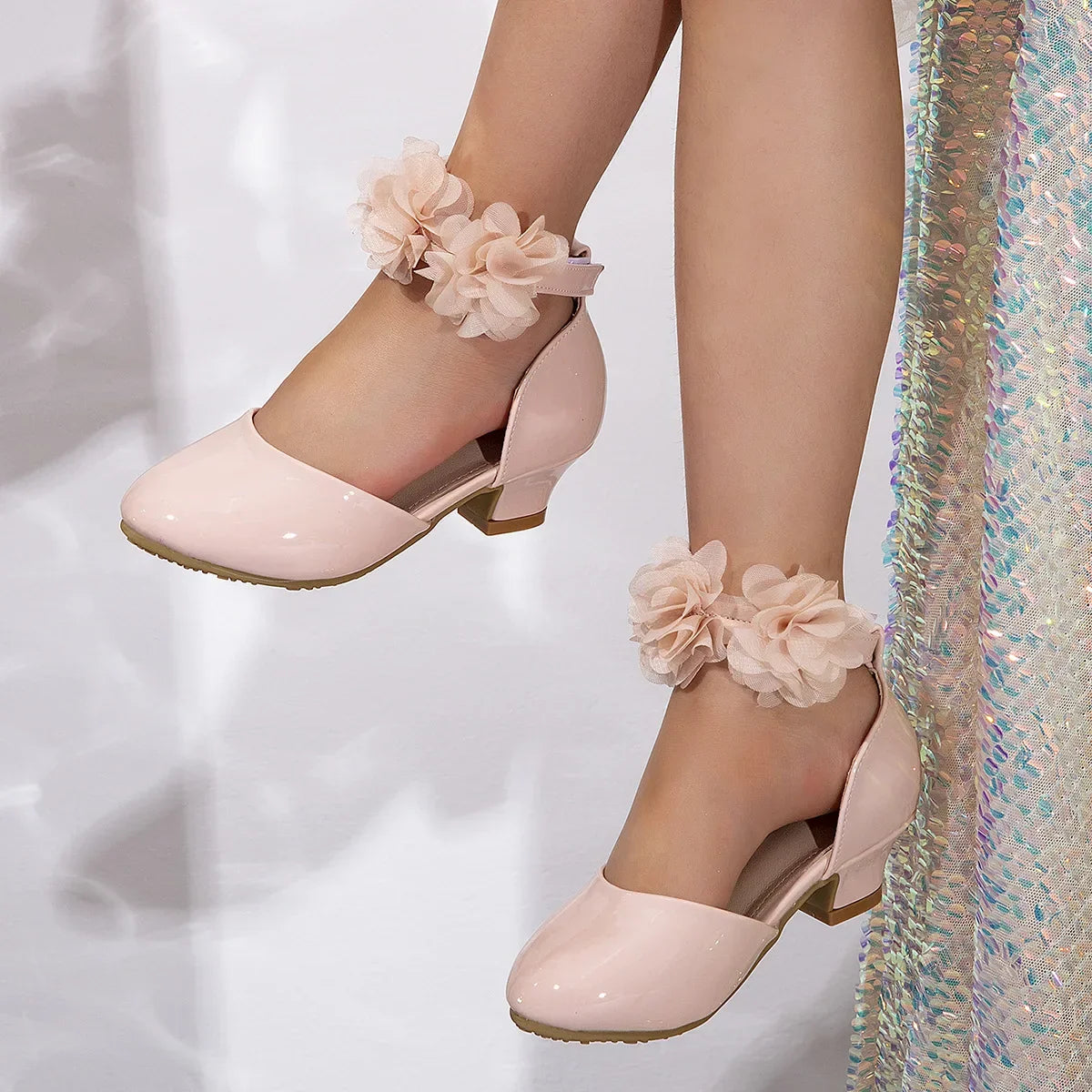 2025 New Girl Sandals Sweet Elegant Kids Fashion Princess Catwalk High-heels Shoes Causal Chic Flower Kids Wedding Party Sandals