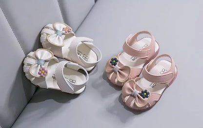 2026 New Girls Baby Soft Sole Princess Sandals Extra Soft Summer Toddler Closed Toe Fashion Walking Shoes
