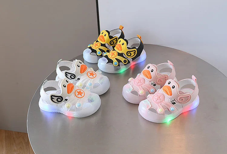 LED Light Baby Shoes 2023 Summer 0-3 Year Old Boys/girl Headband Anti Kick Sandals with Soft Soles Baby Toddler Soles Beach Shoe