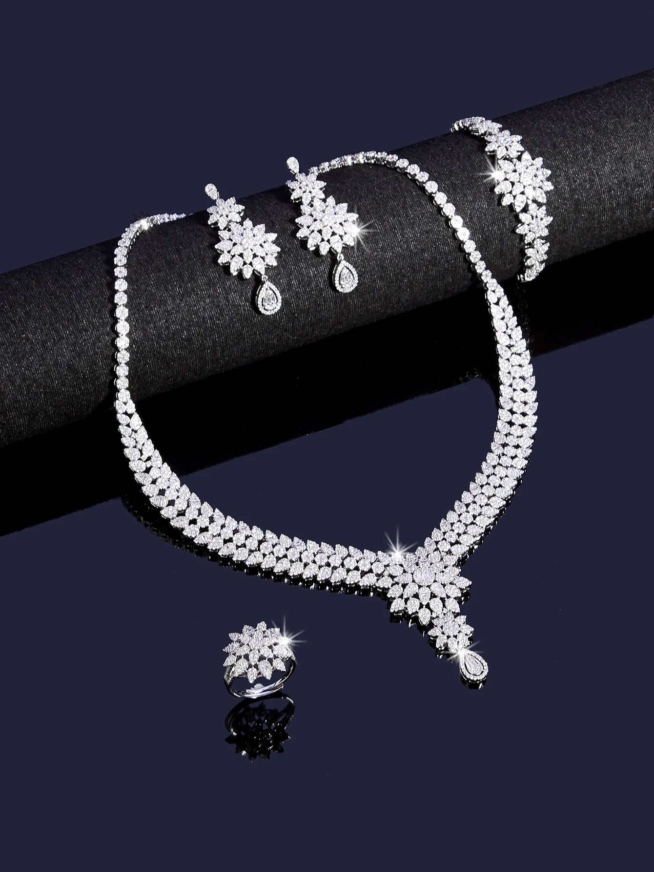 Luxury Brilliant Cubic Zirconia Bridal Jewelry Set Brides Accessories Tassel Water Drop Necklace Earring 4pcs Set for Wedding