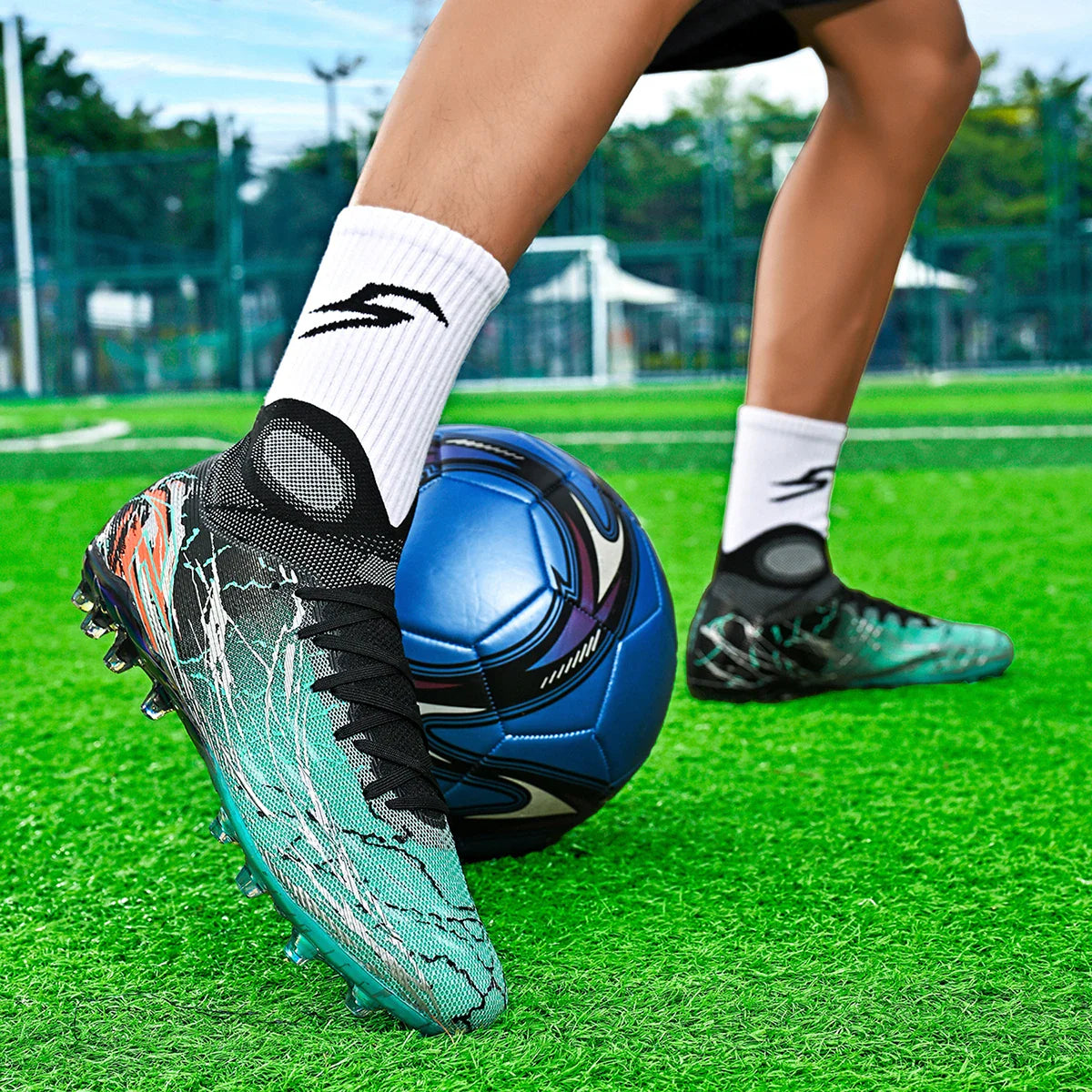 Breathable high top electroplated bottom soccer bootsFG long nails provide super strong grip and durability