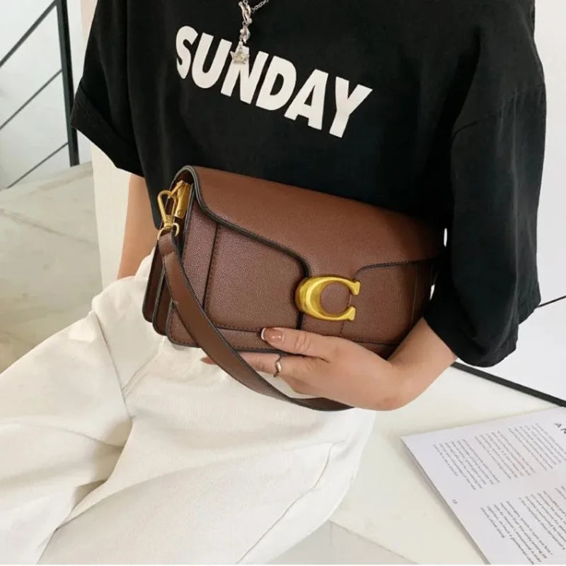 This year's new fashionable underarm shoulder bag with two shoulder straps and a diagonal small square bag