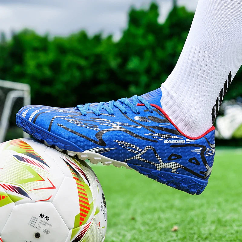 New Men Soccer Shoes Sport Training Football Boots Soft Ultralight Breathable Professional Sneakers Unisex Grass Cleats Match