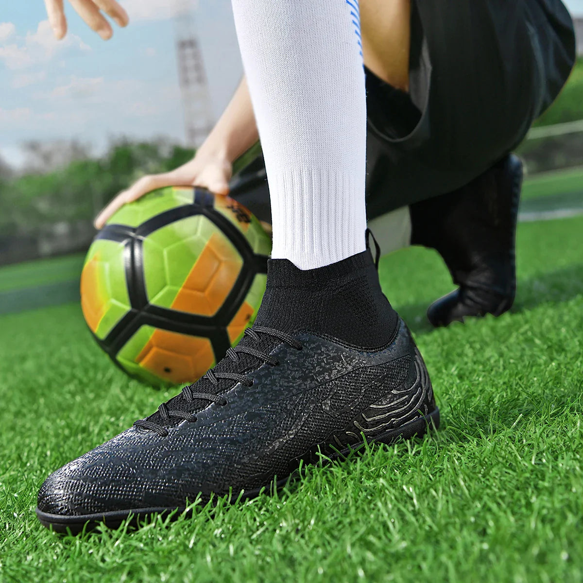 Men & Women TF Stud Football Boots, Anti-slip, Leather Material, Suitable for Student & Adult Training, Artificial & Natural Gra