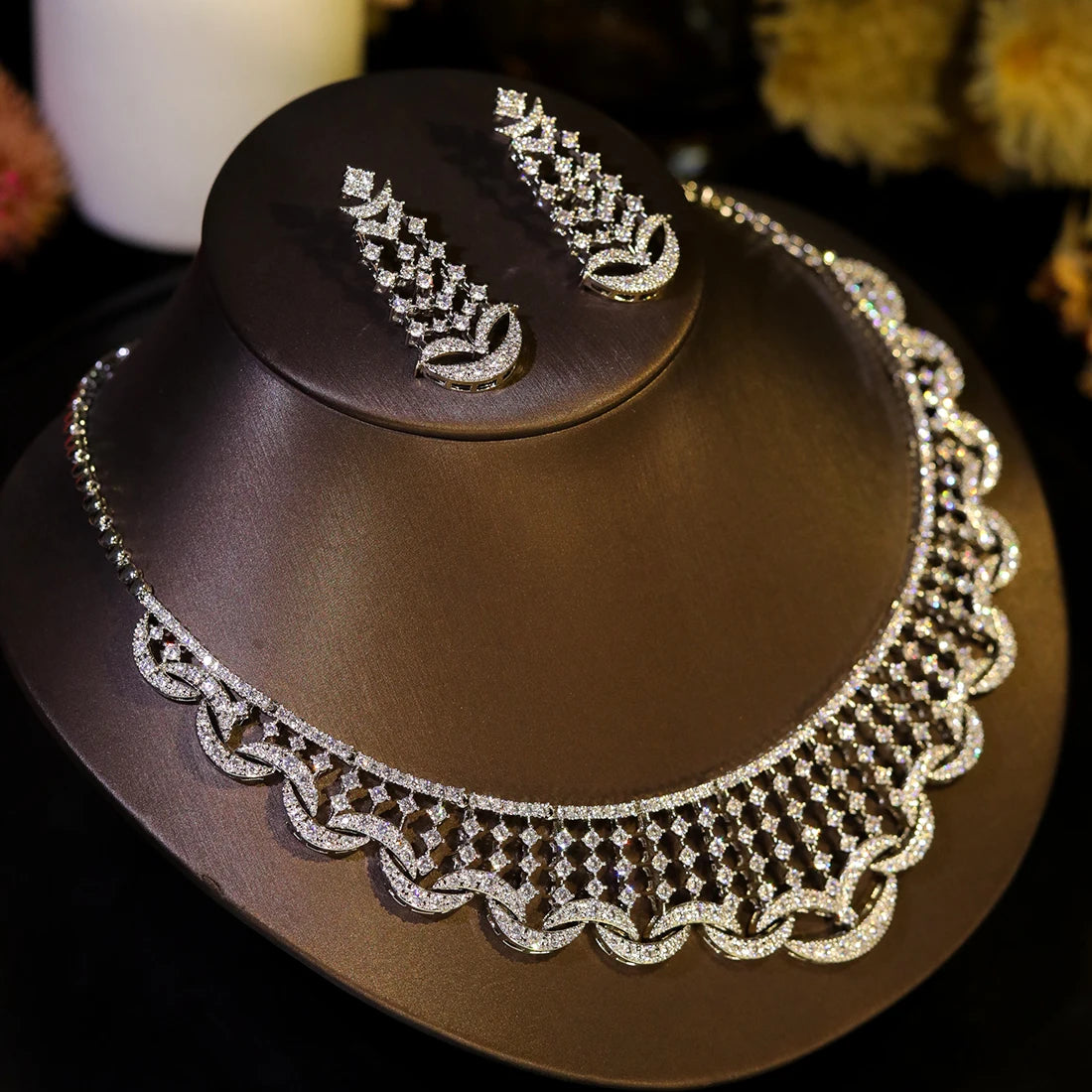 Elegant Hollowed-out Design CZ Bridal Necklace High Quality Jewelry Light luxe Zircon Jewelry Set Ornaments Dress Accessories