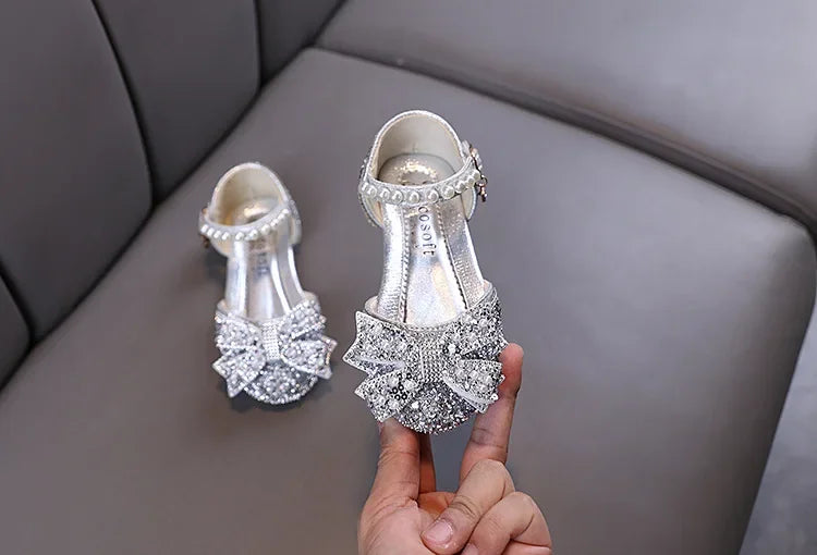 Luxury New Children Causal Dance Sandals Girls Rhinestone Flat Sandals Non-slip Fashion Kids Sequins Princess Performance Shoes