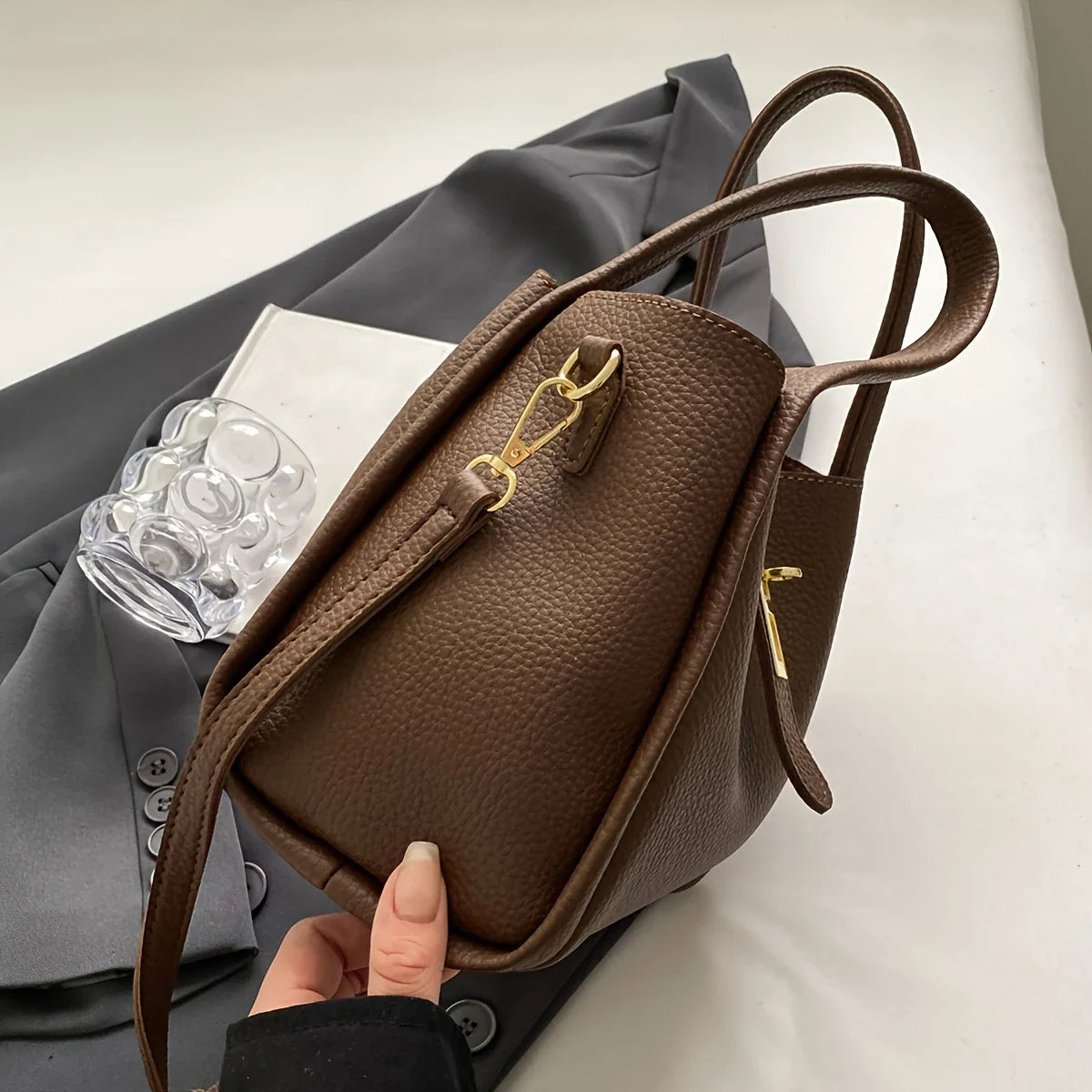 Bolsa de ombro transversal multifuncional de alto valor para o dia a dia, tendência retrô de moda outono-inverno, cor sólida simples