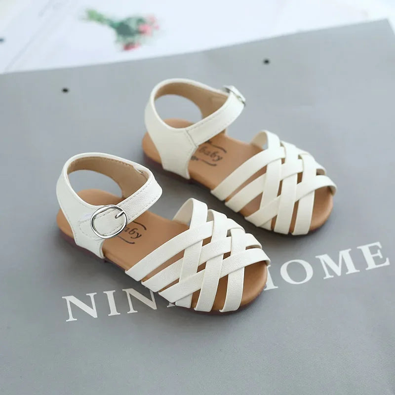 2026 Cross-tied Summer Girls Beach Shoes Classic Black White Pink Roman Sandals Cut-outs Kids Girl Sandals for Children H05144