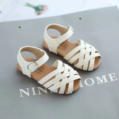 2026 Cross-tied Summer Girls Beach Shoes Classic Black White Pink Roman Sandals Cut-outs Kids Girl Sandals for Children H05144
