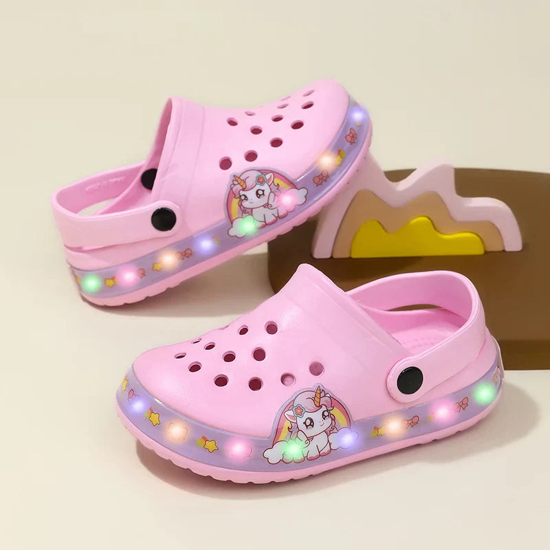 Light Sandals for Girls Pink Cartoon Printing Summer Beach Kids Shoes Outdoor Non-slip Classic Design Children's Casual Clogs