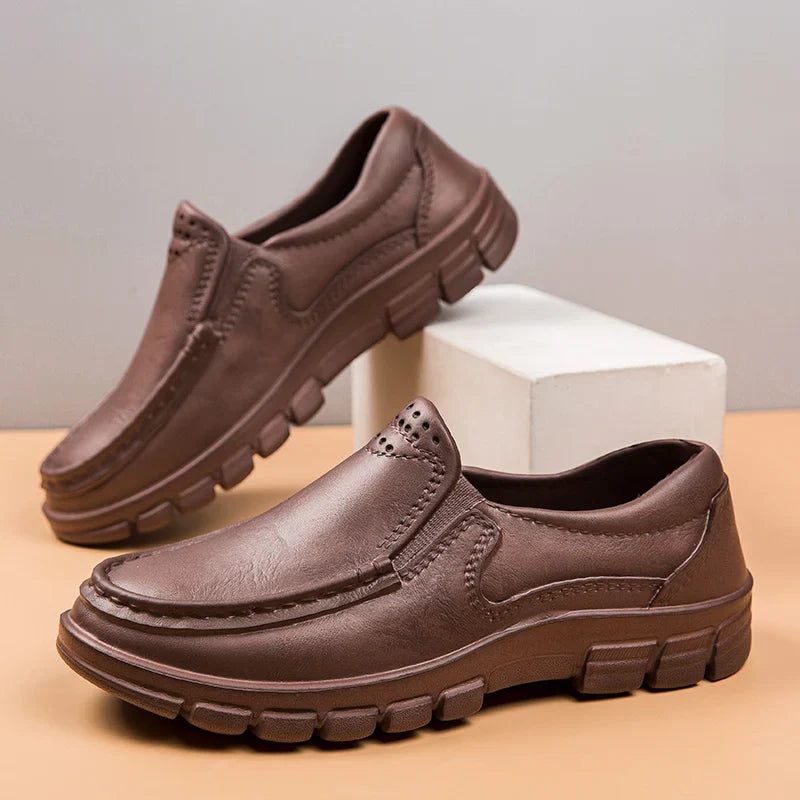 Non-slip Oil-proof Kitchen Work Shoes Business Casual Leather Shoes Staff Comfortable Loafers Outdoor Fishing Shoes