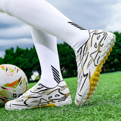New Men Football Boots TF Sport Training Soccer Shoes Kids Ultralight Breathable Professional Sneakers Unisex Grass Cleats Match