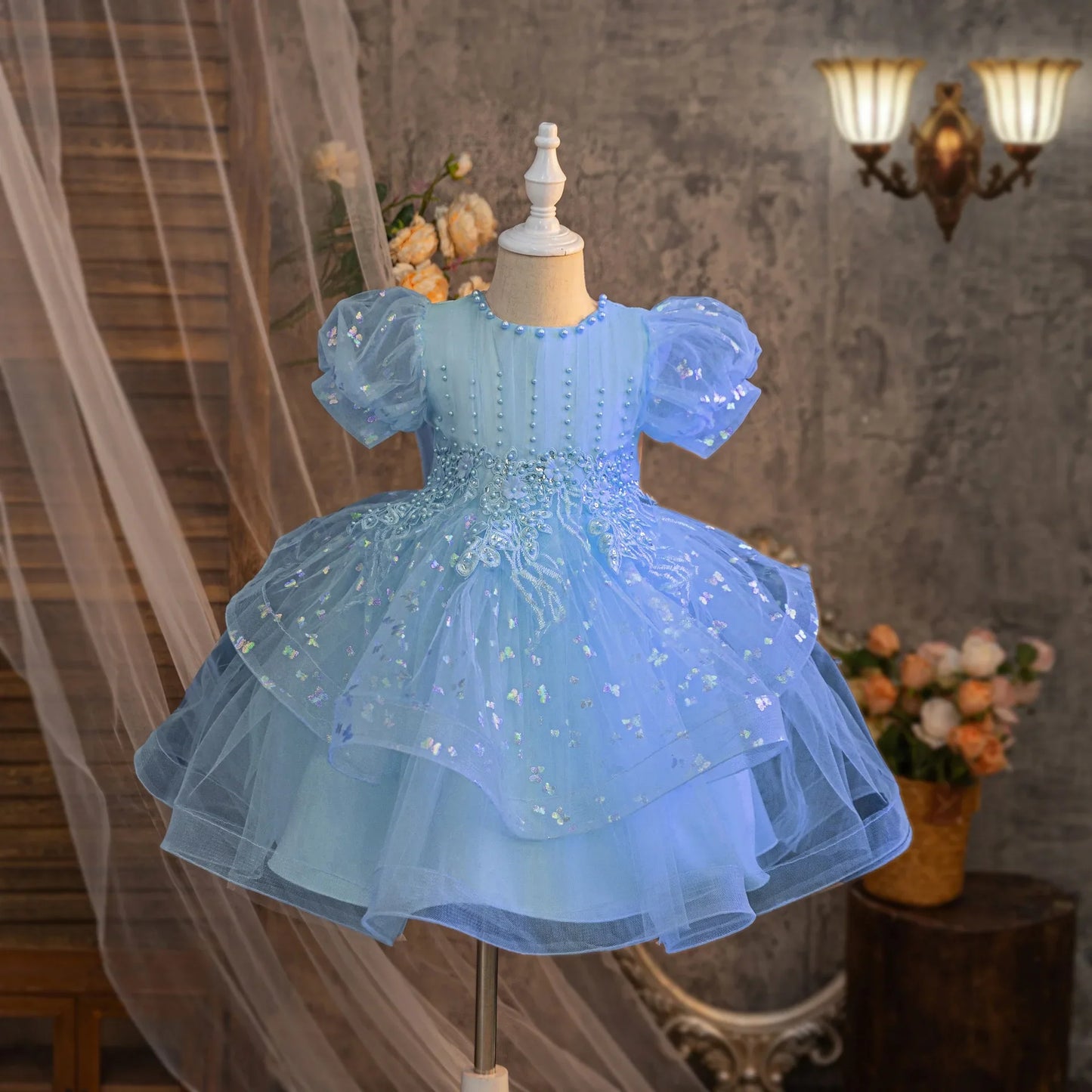 Vestido de Verão Novo com Laço e Bordado de Miçangas para Meninas, Saia Rodada Fofa, Vestido de Aniversário de Tule para Bebê Menina