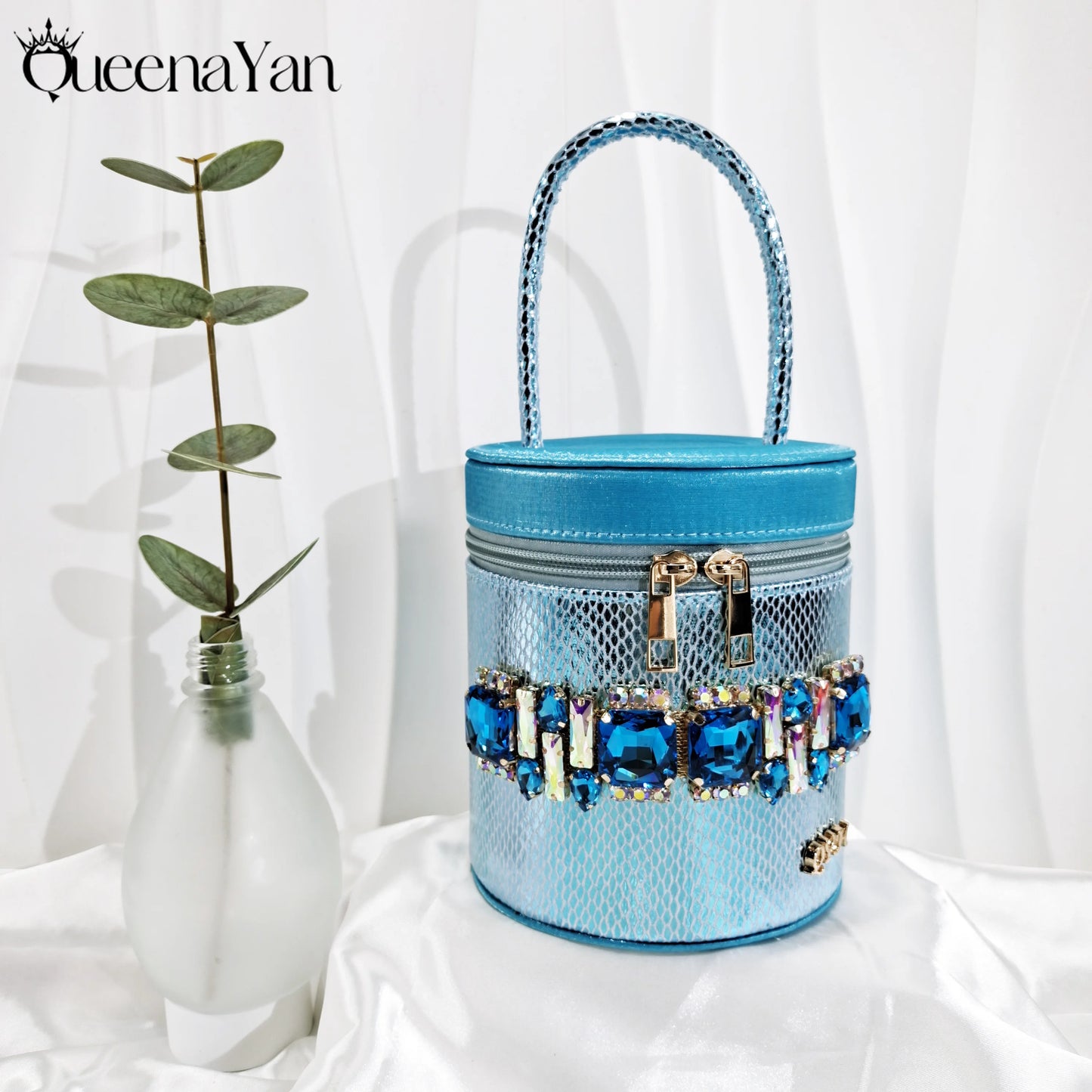 Fashionable New Gold Open Toe Women's Sandals with Matching Bucket Bag Set Perfect for Weddings and Parties