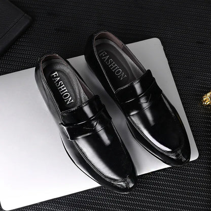 Sapatos Masculinos de Couro Novos Sapatos Sociais Britânicos Sapatos Casuais da Moda com Bico Fino Zapatos Hombres