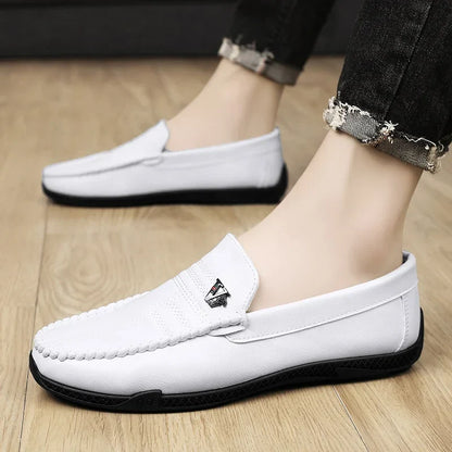 Sapatos Casuais de Couro Masculino Fashion Slip on Italiano Mocassins Formais Marca de Luxo Confortáveis Mocassins Masculinos Sapatos Masculinos Macios para Dirigir