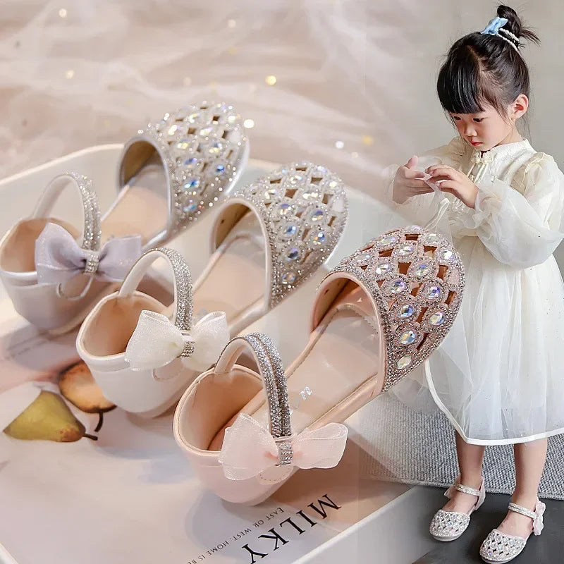 Girls Sandals Shiny Crystal Ins Trendy 2025 Summer New Kids Princess Shoes Mesh Lace Bows Girls Dance Shoes Elegant Hollowed-out