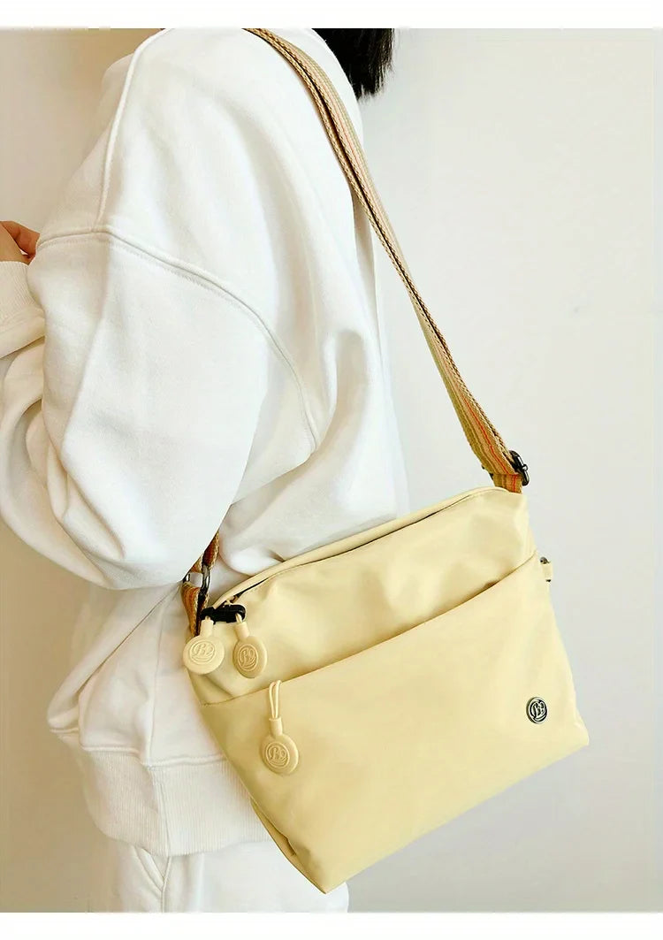 Ultra-light Nylon Crossbody Bag for Women Adjustable Wide Strap Lightweight Women's Bag Zipper Closure Stylish Messenger Bag