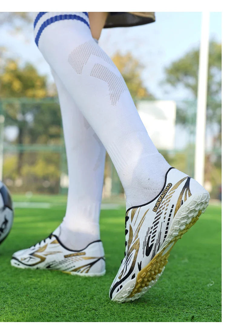 Outdoor Children's Football Shoes Low-cut Kids Soccer Shoes Sports Shoes Comfy Non-Slip Training Shoes For Boys Futsal Sneakers