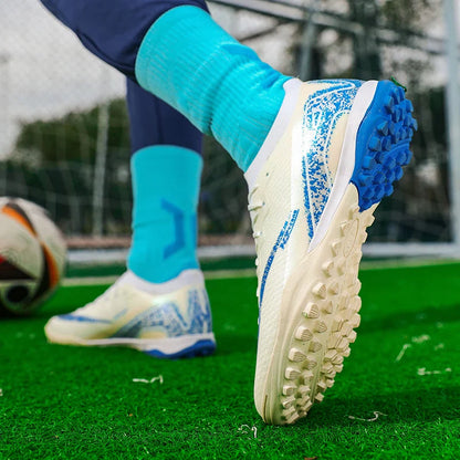 Men Football Shoes Comfortable TF Professional Football Boots Training Sneaker Ultralight Soccer Shoes