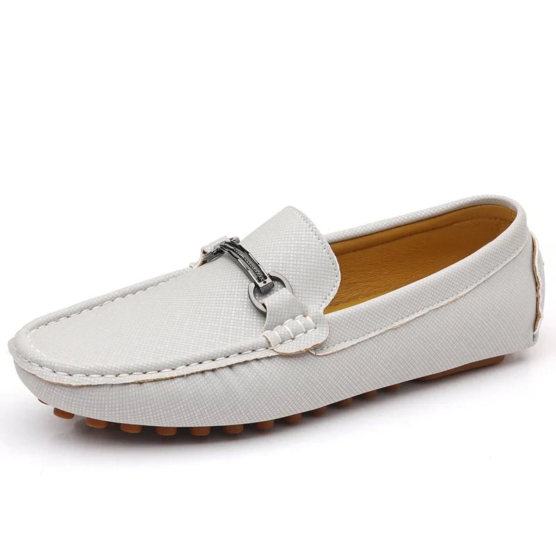 Sapatos de Couro Fashion Sapatos de Negócios Mocassins Pretos Leves Slip On para Homens Sapatos de Couro Elegantes Casuais para Festa e Casamento