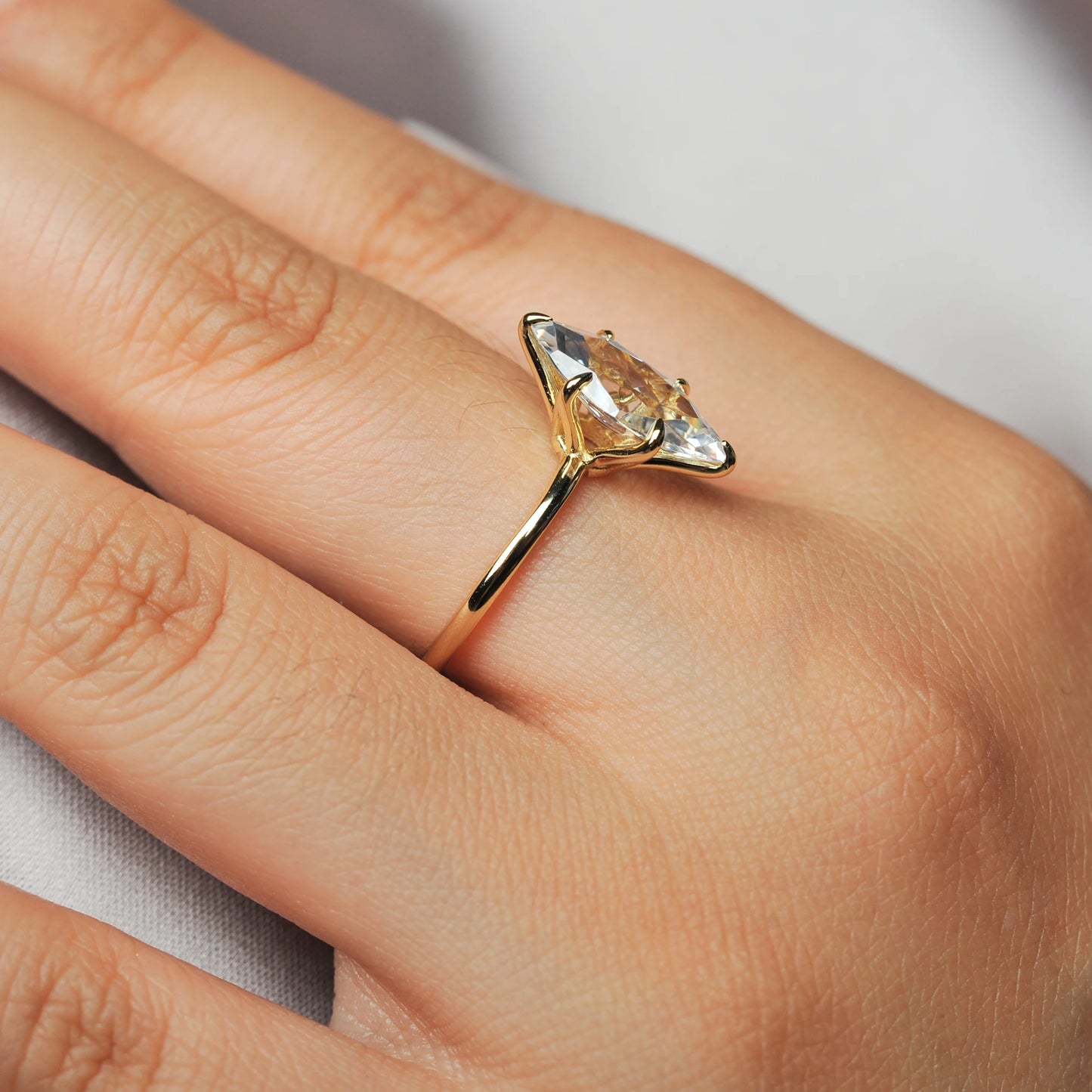 Vintage 9ct 5A Marquise Shape Cubic Zirconia Solitaire Engagement Ring For Women 925 Sterling Silver 14K Yellow Gold