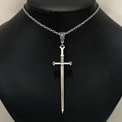 New sword necklace, dagger necklace, sword pendant, pagan, gothic, witchcraft, spells, witchcraft, witches, medieval jewelry。