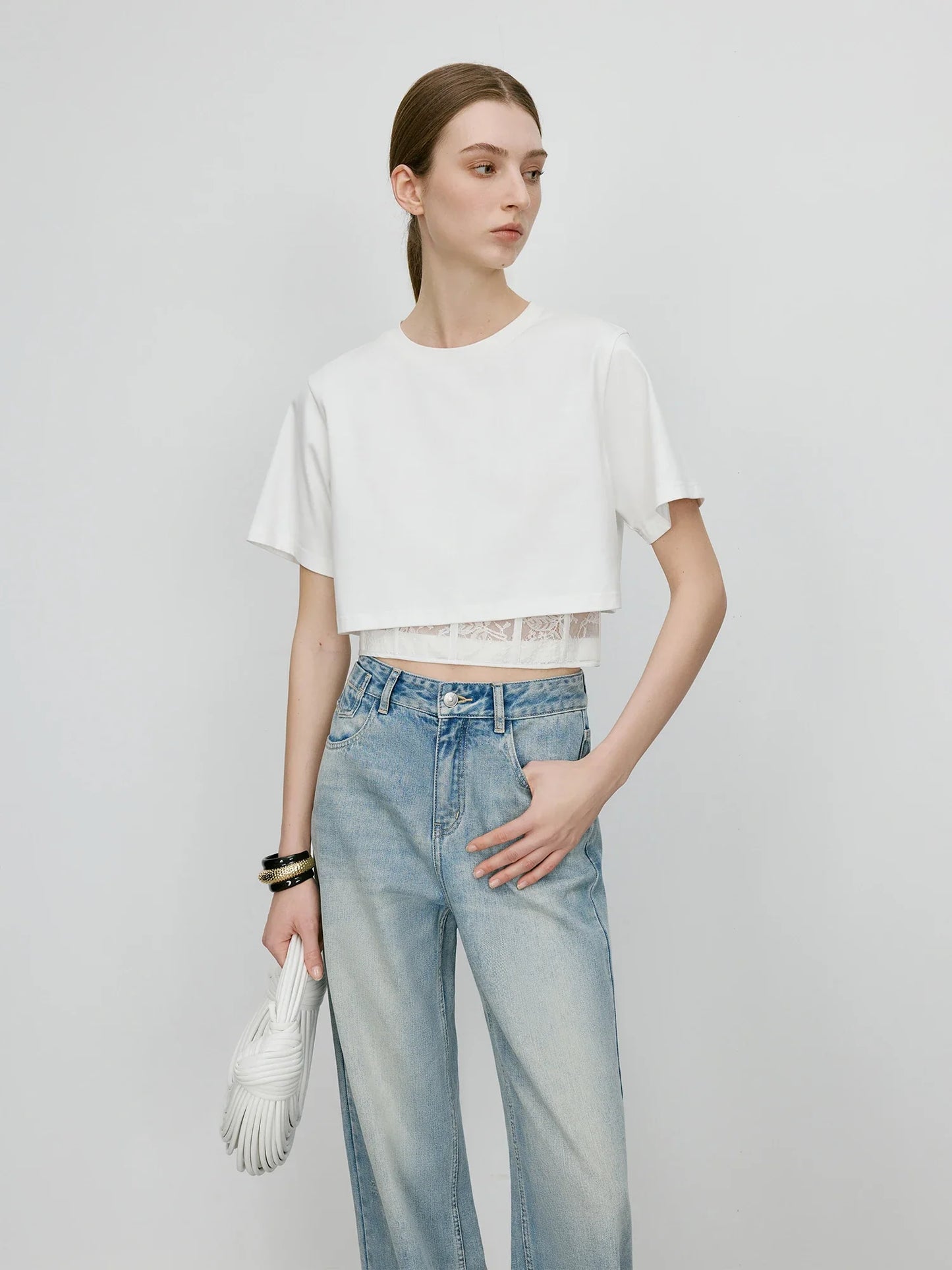 FSLE 【Série Premium】Camiseta Feminina Elegante com Renda e Cropped na Cintura Blusa Chique Chegada Nova de Verão 2025 25FE12023