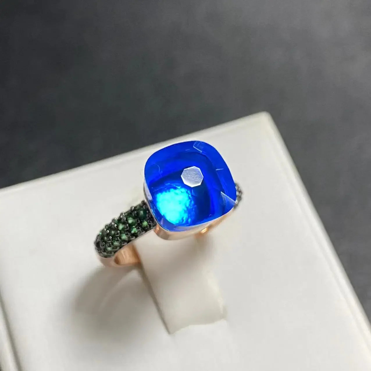 Emerald Ring for Women Green Zircon Inlay Rose Gold & Black Gun Plated 30 Colors Candy Crystal Style Jewelry Birthday Gift