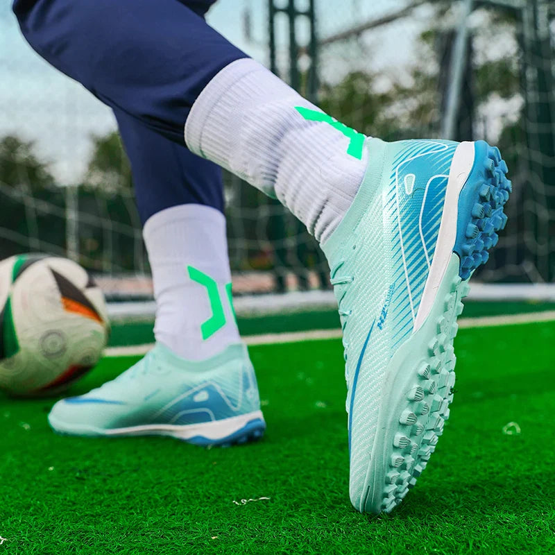 Men Football Shoes Comfortable TF Professional Football Boots Training Sneaker Ultralight Soccer Shoes