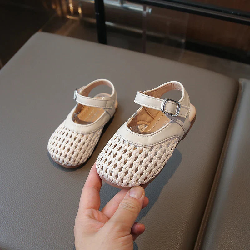 Little Girl Sandal Summer Beach Versatile Kids Princess Half Sandals Fashion Woven Style Children Causal Hollow-out Flat Shoes