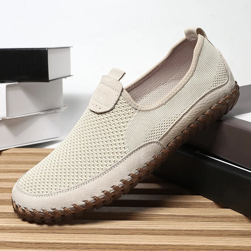 Breathable Men Casual Shoes Lightweight Outdoor Male Walking Shoes Anti-slip Men's Sneakers Slip on Flats Vulcanized Shoes 2025