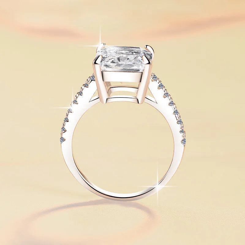 Luxury Radiant Cut PT950 Platinum 5CT Moissanite Band Women's Elegant Sparkling High-End Engagement Ring