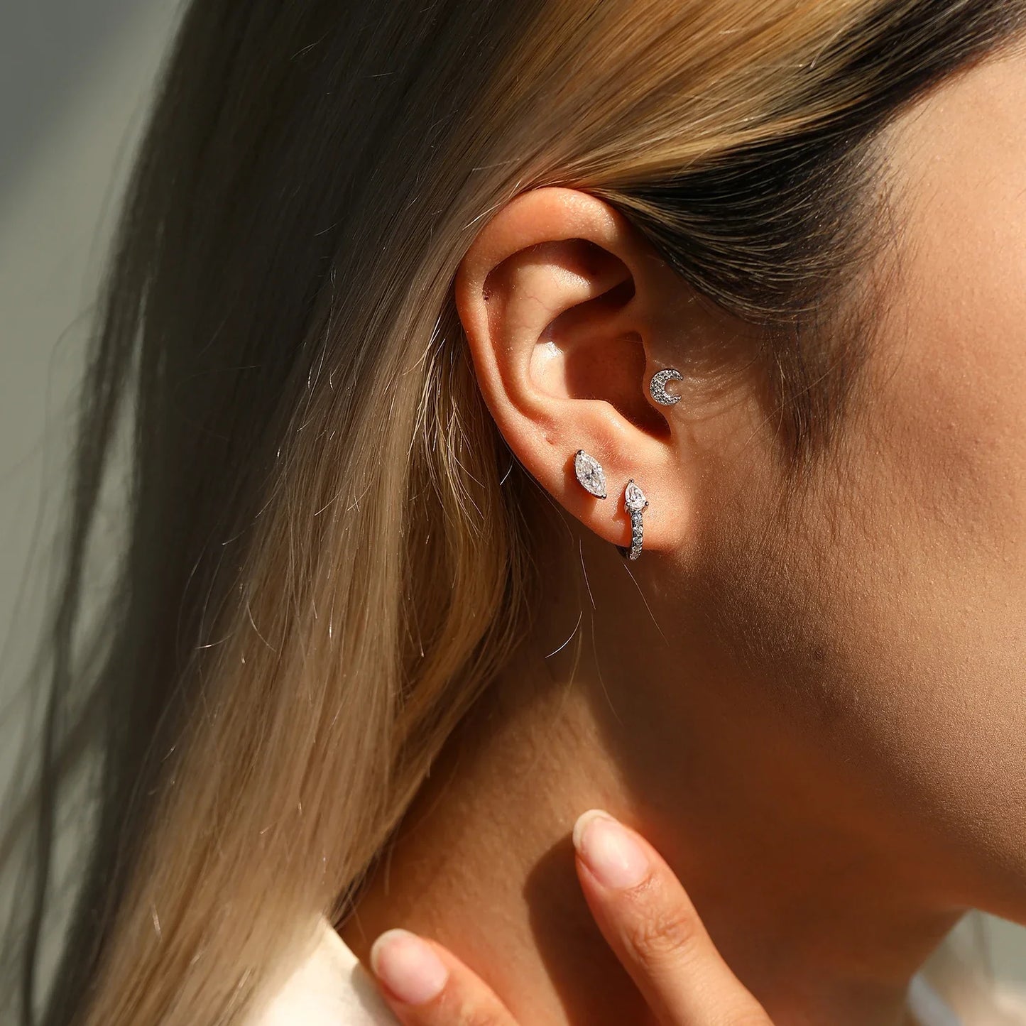 D Color Moissanite Cartilage Earrings 925 Sterling Sliver Retro Pattern Heart Screw Stud Earrings For Women Fine Jewelry