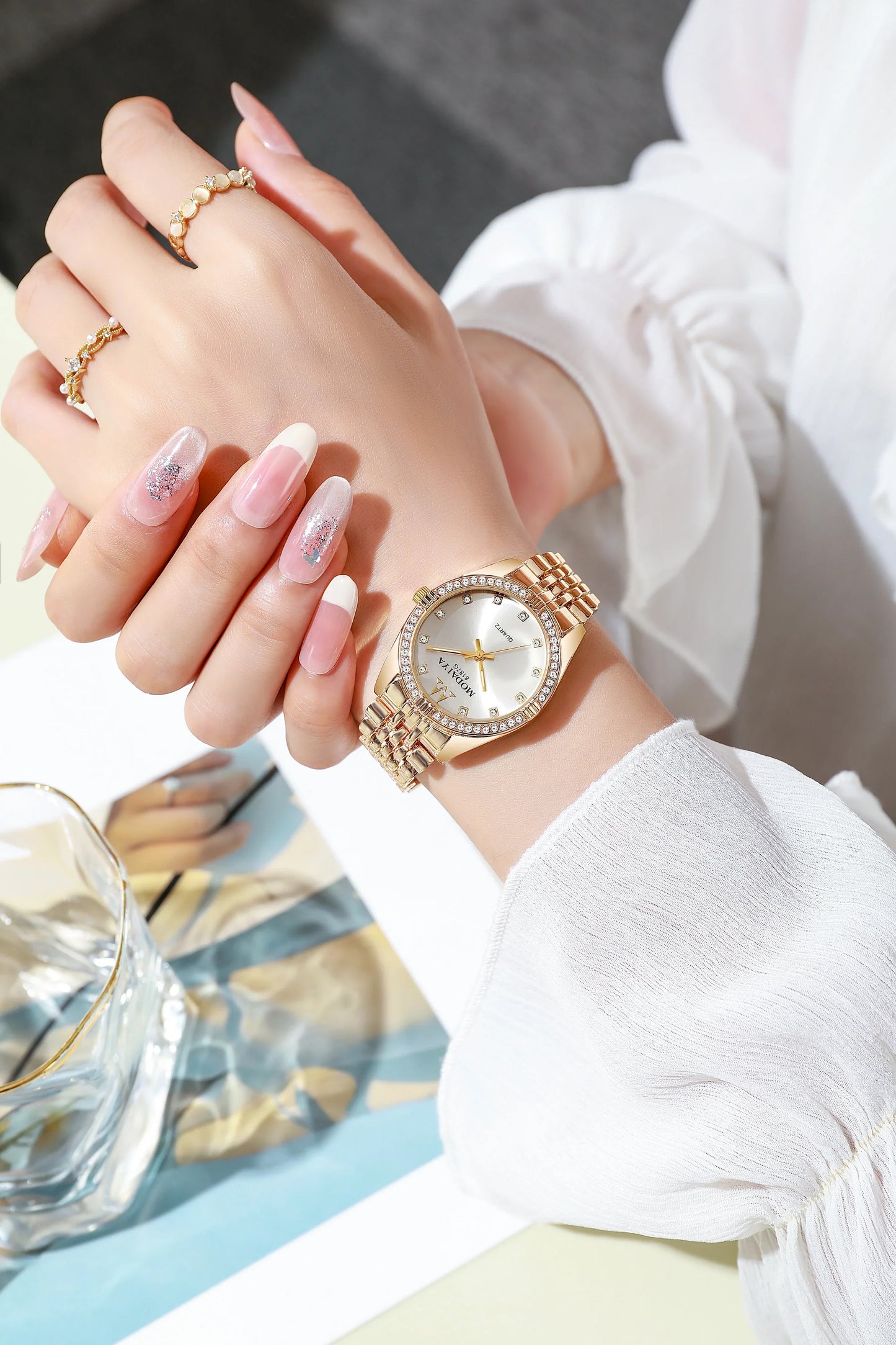 Women Watches Luxurious Quartz Sparkling Rhinestone Dial Dress Wristwatches for Ladies Relogio Feminino