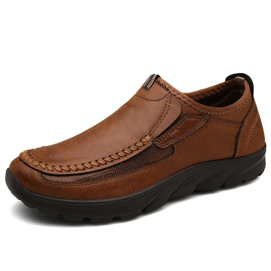 Sapatos Casuais Masculinos de Couro da Moda Retrô Loafers Mocassins Masculinos Respiráveis Sapatos de Condução Slip On Tênis Masculinos de Caminhada Tamanhos 39-48