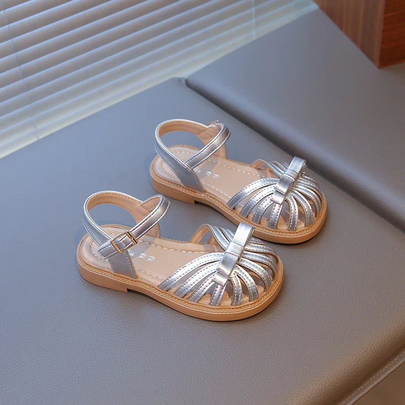 Summer 2025 new girls' princess toe sandals, soft soles and fashionable Roman shoes for baby girls, children's shoes