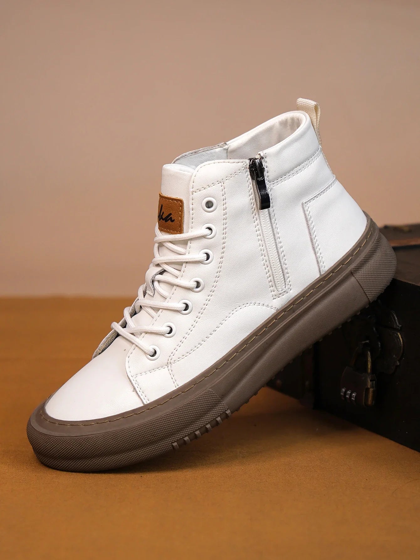 Men's Spring and Autumn Style White Sneakers, New Trendy Versatile High-Top Sneakers, Summer Fashion Casual Men's Shoes, Breathable and Durable Sneakers