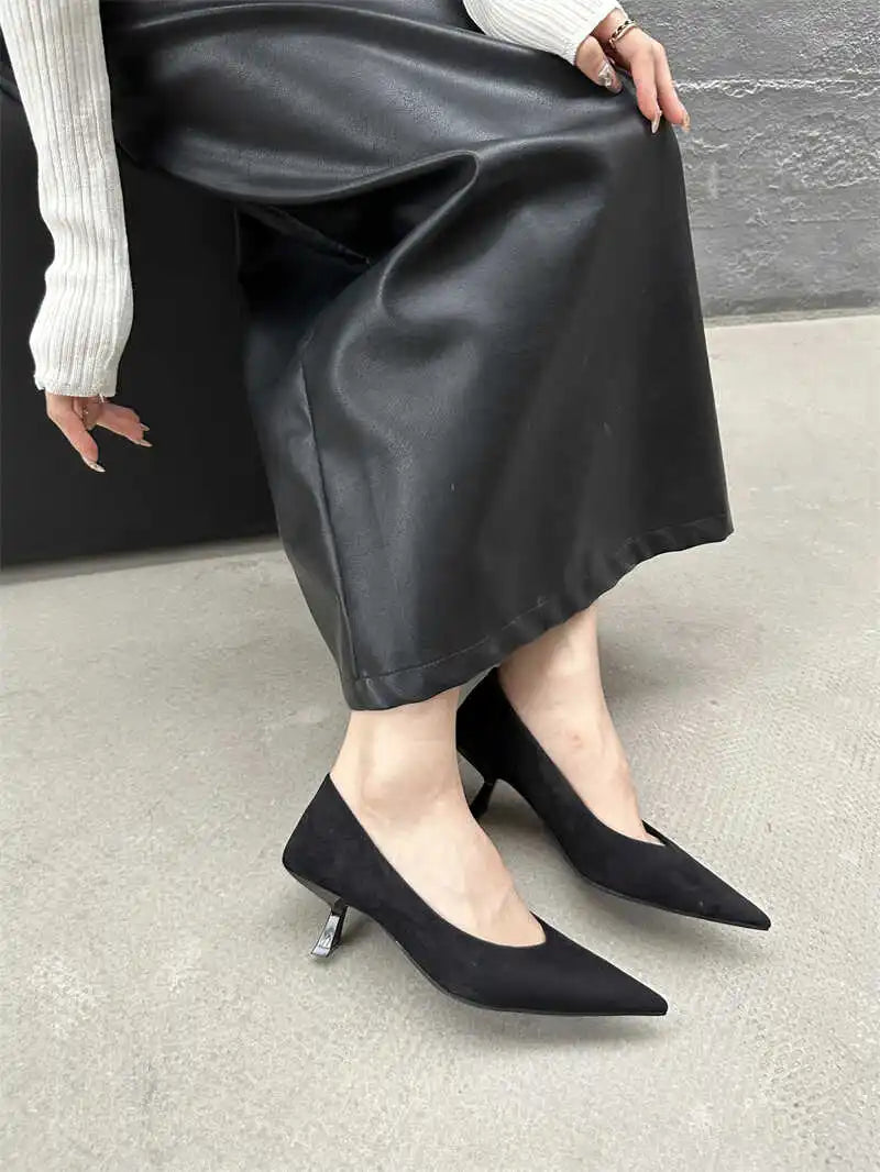 Sapatos de salto alto femininos de bico fino para o outono de 2024, sapatos sexy e rasos, sapatos de salto fino elegantes para mulheres, sapatos de festa, sapatos de salto alto, sapatos elegantes de festa, sapatos femininos.