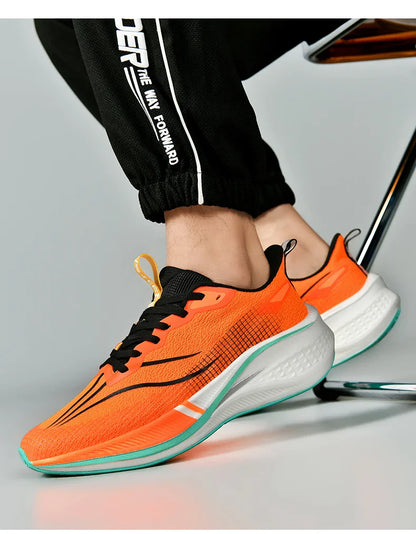 Sapatos de corrida esportivos casuais masculinos e femininos de moda com superfície de malha respirável, suporte de placa de carbono e sola de borracha resistente ao desgaste
