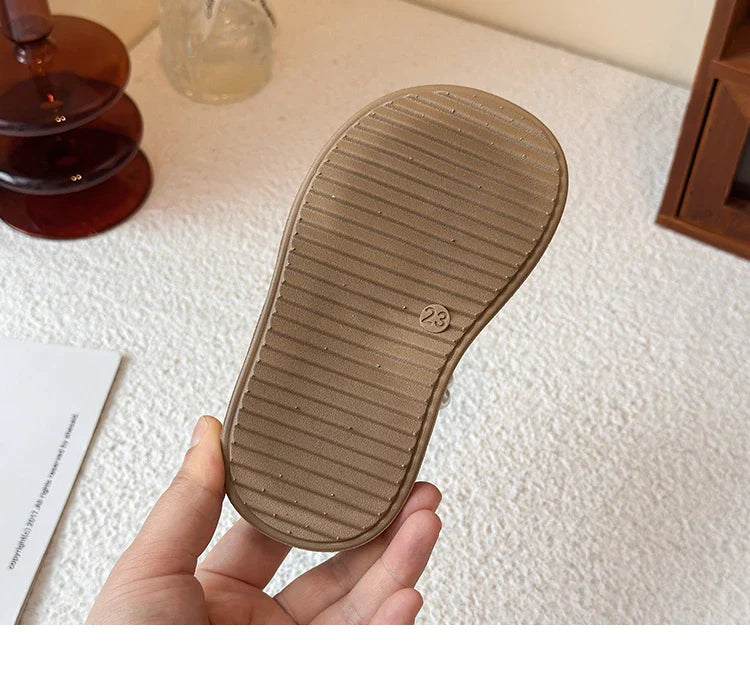 Girls' rhinestone sandals 2025 Summer New children's perforated breathable princess shoes Girls' soft-soled beach shoes