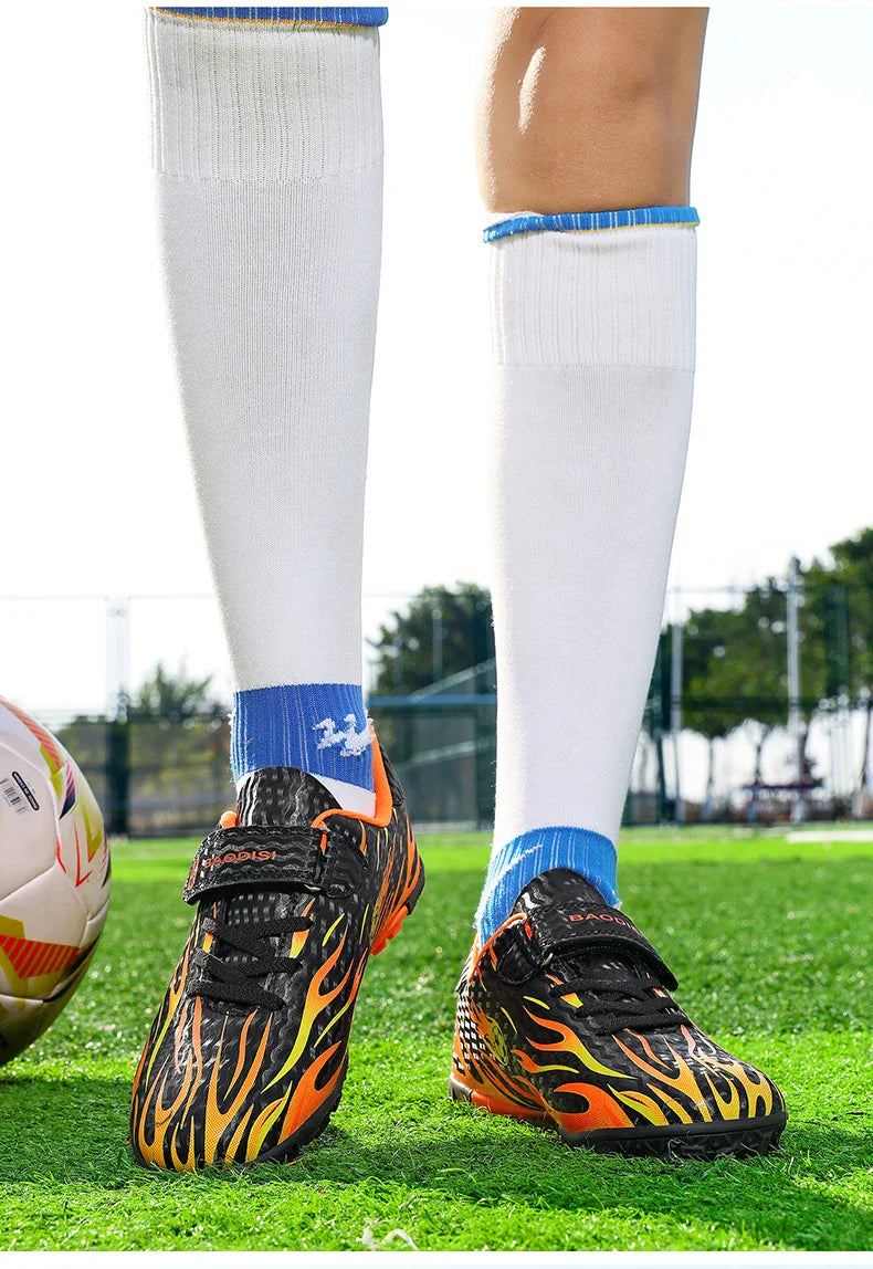 New Kids Soccer Cleats Youth Football Shoes TF Training Sneakers Boys Girls Non-Slip Breathable Lightweight Sport Boots 29-39