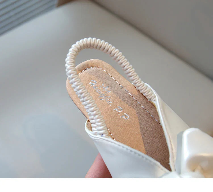 Summer Girl’s Sandals Peep Toe Elastic Band Sliver Beige Kids Sliders Bowknot Graceful Flexiable Trendy Children Shoes Flat