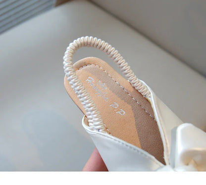 Summer Girl’s Sandals Peep Toe Elastic Band Sliver Beige Kids Sliders Bowknot Graceful Flexiable Trendy Children Shoes Flat