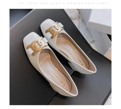 Plus Size 35-43 Women Pumps Med Heel Square Toe Pumps Office Lady Leahter Shoes Big Gold Metal Chain Soft Soles Slip on Shoes