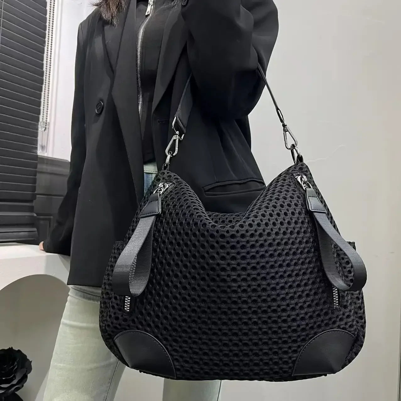 Ladies' fashionable and casual nylon mesh shoulder bag with large capacity retro stitching splicing diagonal cross handbag