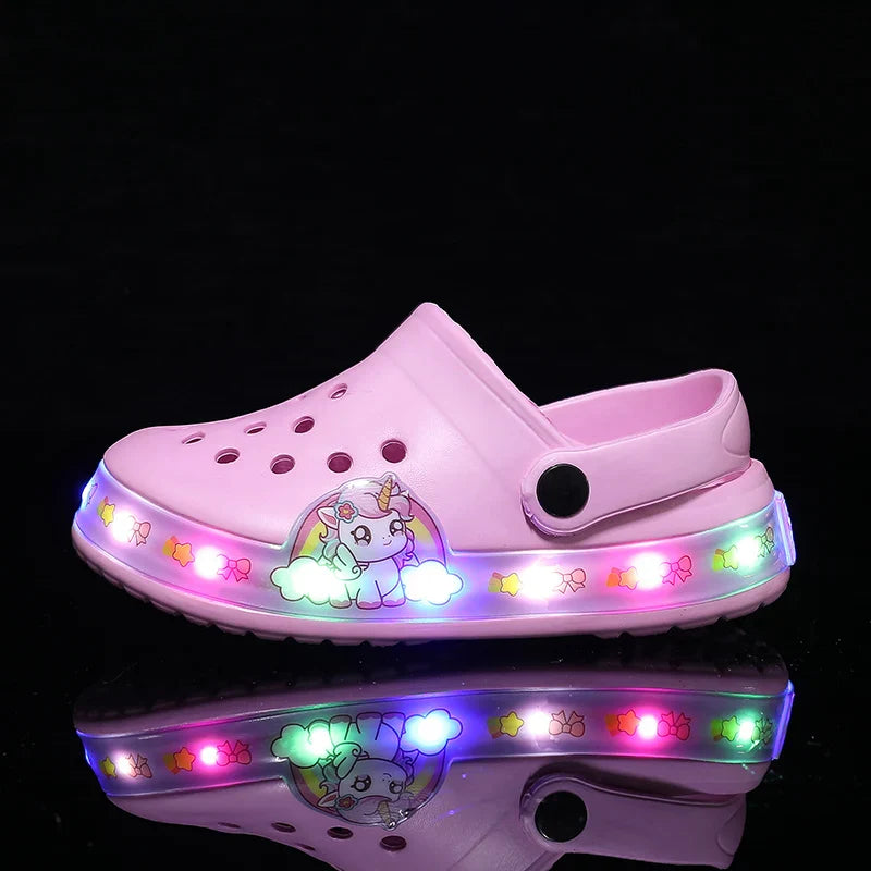 Light Sandals for Girls Pink Cartoon Printing Summer Beach Kids Shoes Outdoor Non-slip Classic Design Children's Casual Clogs